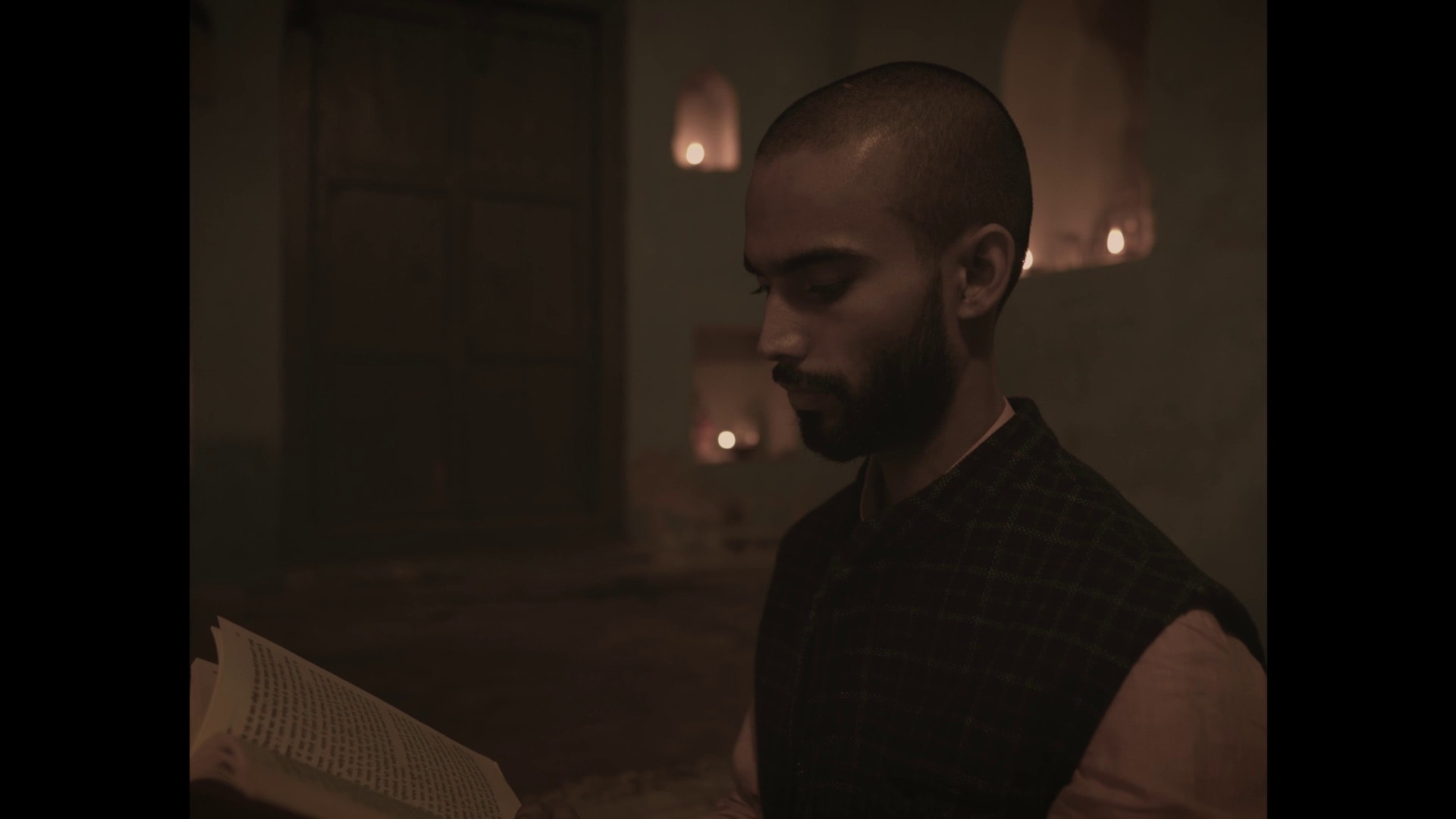 Aakhiri Subah — frame 1