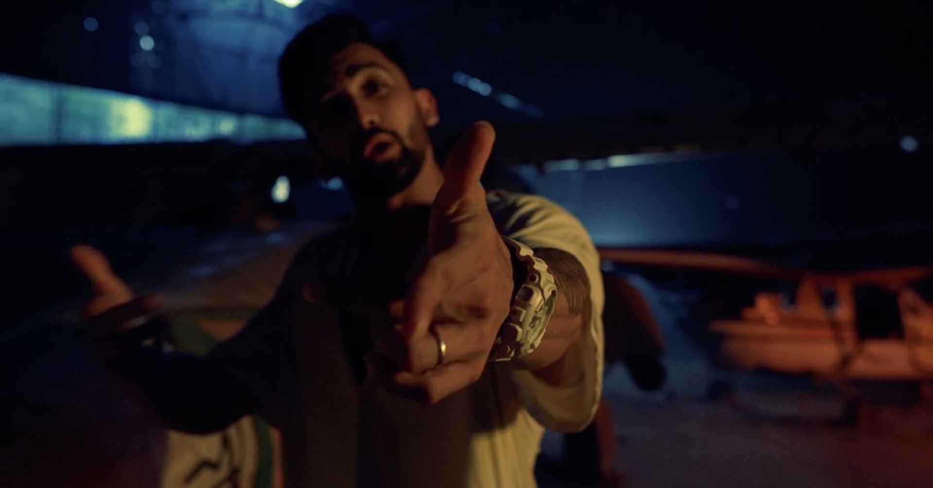 Mujhse Dhoor Reh — frame 5